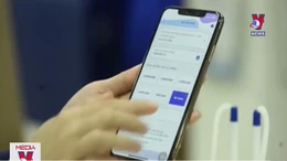 Nhiều ngân hàng đồng loạt tăng phí SMS Banking