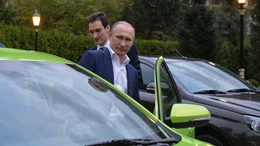 Tổng thống Putin lái thử "xế hộp" Lada